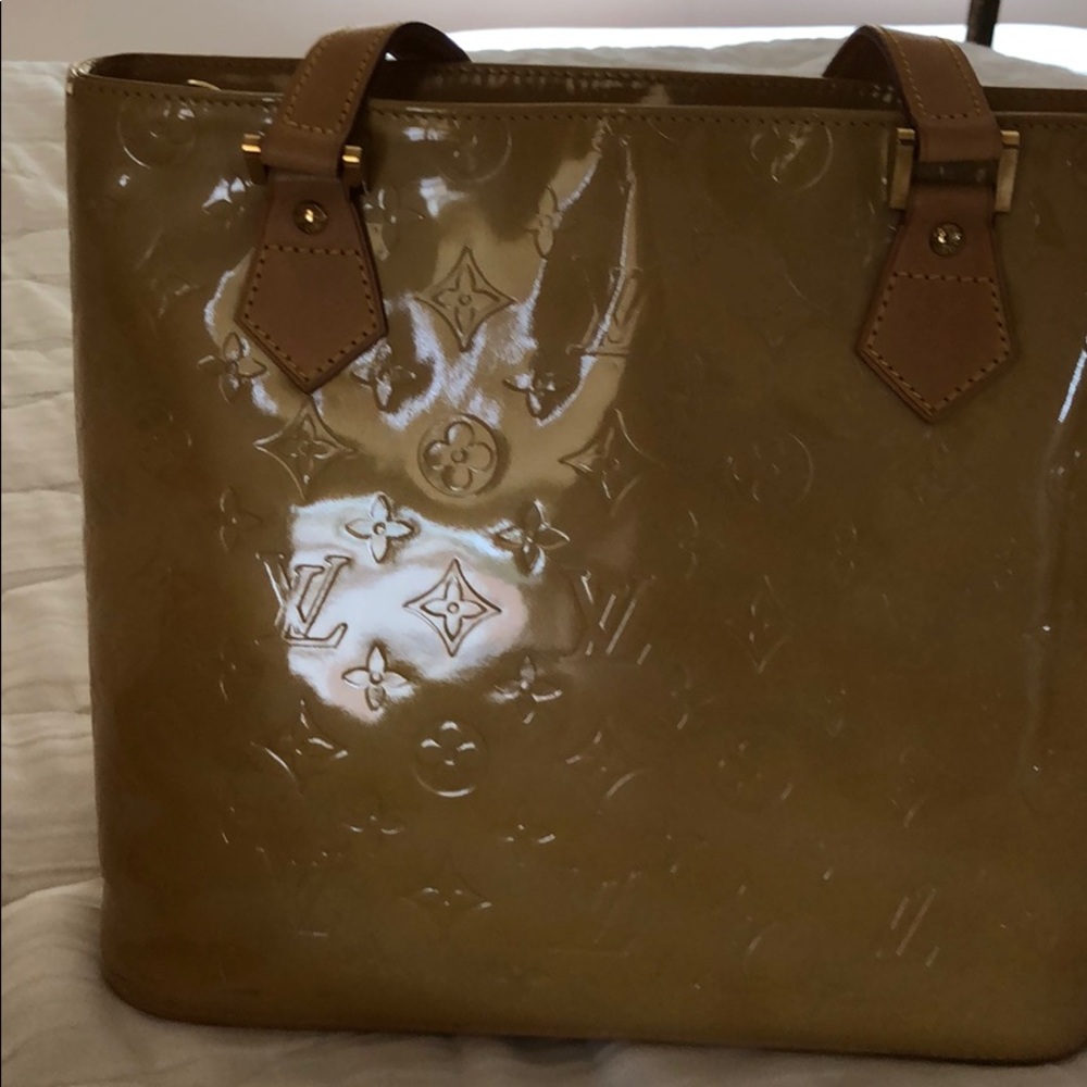 Hand bag